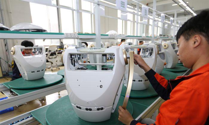 China April Factory Growth Unexpectedly Slows as Economy Struggles for Traction