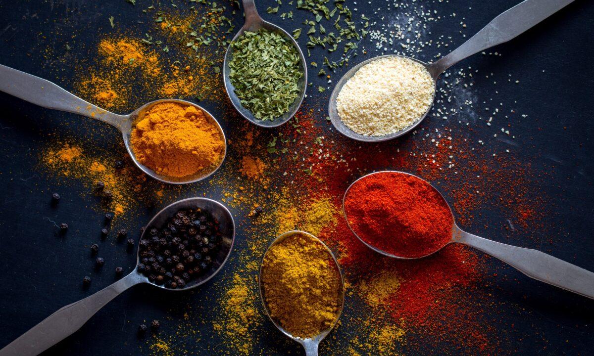  Spices and herbs bring bold flavor to dishes. (yari2000/Shutterstock)<span style="font-size: 16px;"> </span>