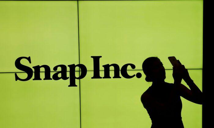 Snap Tumbles, Drags Social Media Giants on Apple Privacy Tweak Worries