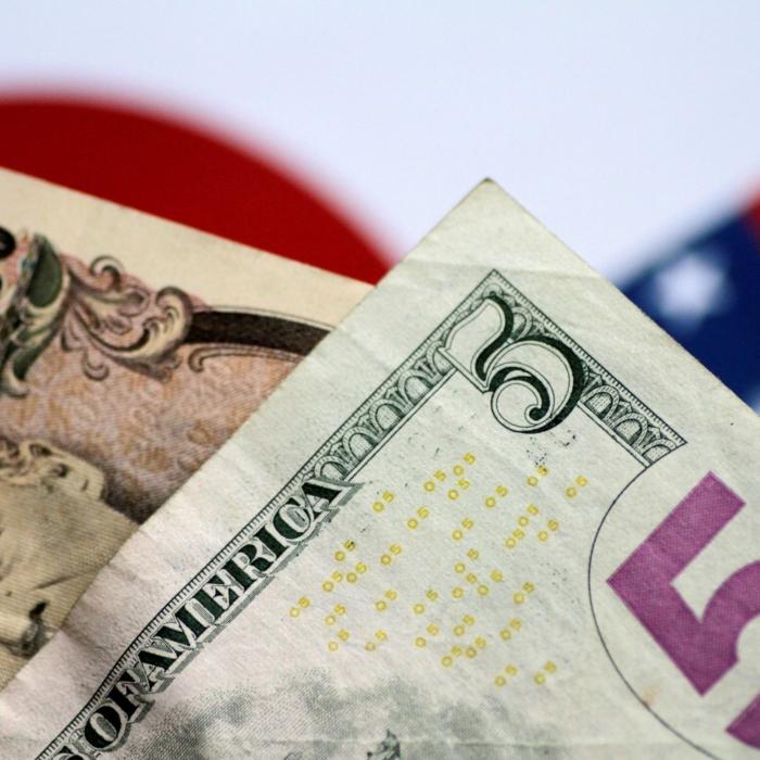 Dollar on Track for First Weekly Fall in 2024