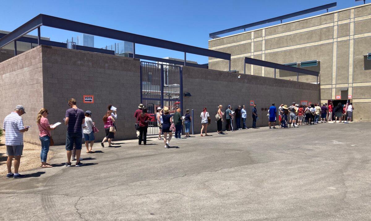 Voters que to cast ballots at Desert Breeze Community Center near Las Vegas in Nevada’s June 14, 2022 primary. (John Haughey/The Epoch Times)