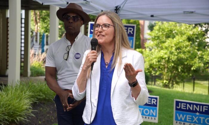 Virginia Rep. Jennifer Wexton Announces Parkinson’s Diagnosis, Promises to Keep Serving ‘For Many Years to Come’