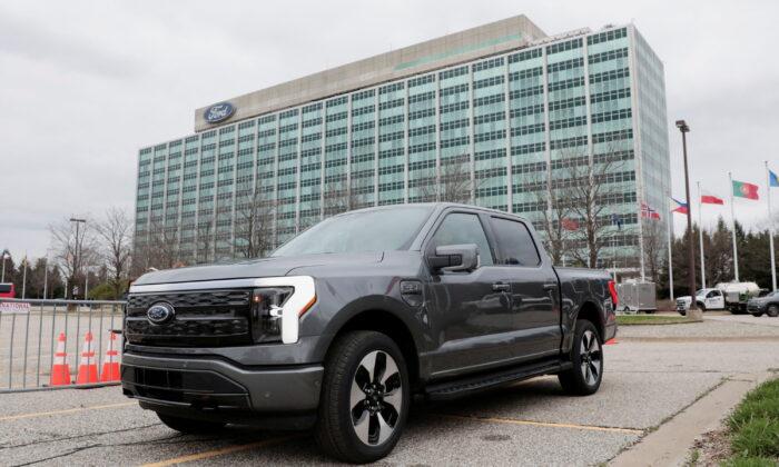 GM, Ford Confront Wall Street’s Recession Fears