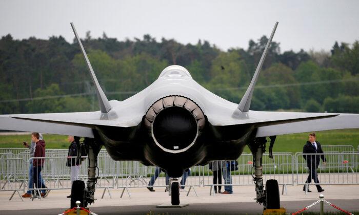 Pentagon and Lockheed Reach Deal to Build 375 F-35 Fighter Jets