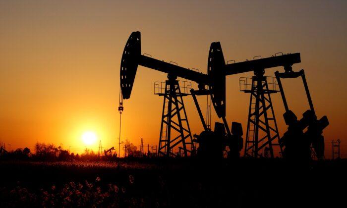 Oil Prices Steady as Focus Returns to Supply Outlook