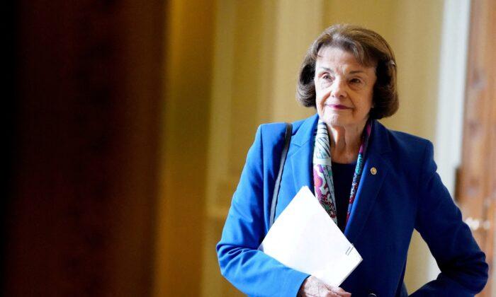 Fellow Democrats Call for Sen. Dianne Feinstein to Resign Amid Ongoing Health Issues