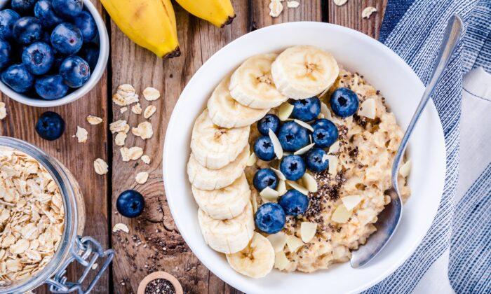 How Does Oatmeal Help With Blood Sugar?