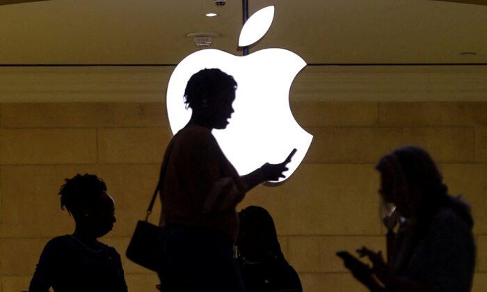Apple Inks Multi-Billion-Dollar Deal With Broadcom for US-Made Chips
