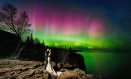 Minnesota Couple Gets 'Super Lucky' With Their Once-in-a-Lifetime Wedding Photo Under the Northern Lights
