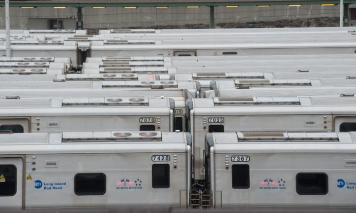 New York City Train Derailment Leaves 13 Passengers Injured, 2 Seriously