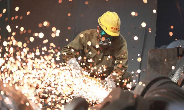China's Manufacturing Activity Shrinks for 5th Straight Month