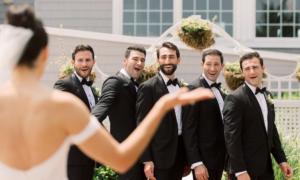 VIDEO: 5 Brothers Left Speechless by Their Sister's 'Angelic' First Look on Her Wedding Day