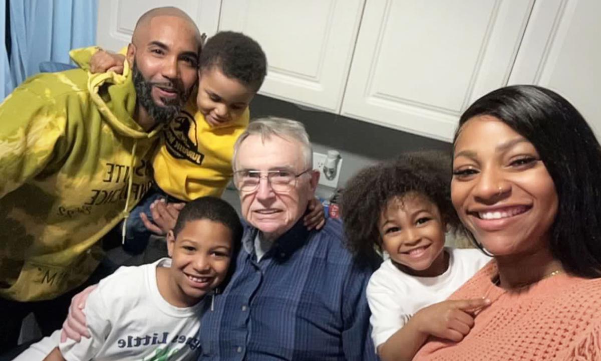 Family Adopts Lonely 82-Year-Old Widowed Neighbor as Their ‘Honorary Grandpa’