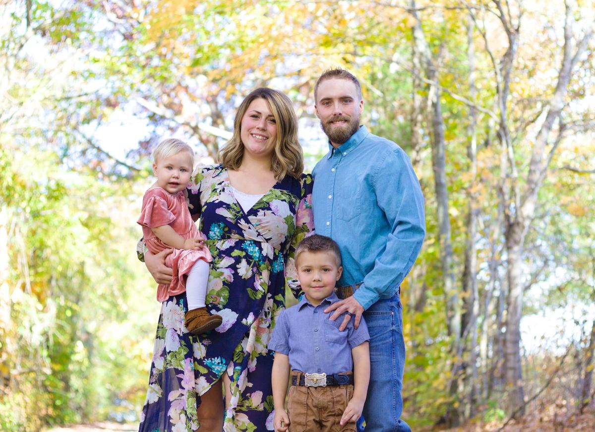  Shelby Lancaster with her husband and kids. (Courtesy of Shelby Lancaster)