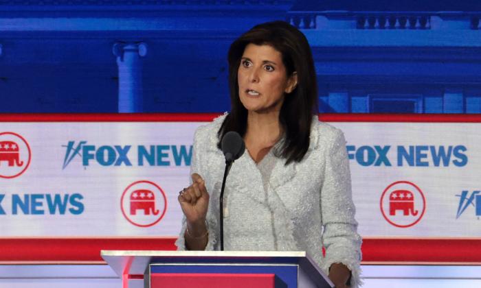 Nikki Haley Targets Elderly Politicians Who 'Refuse to Give up Power'