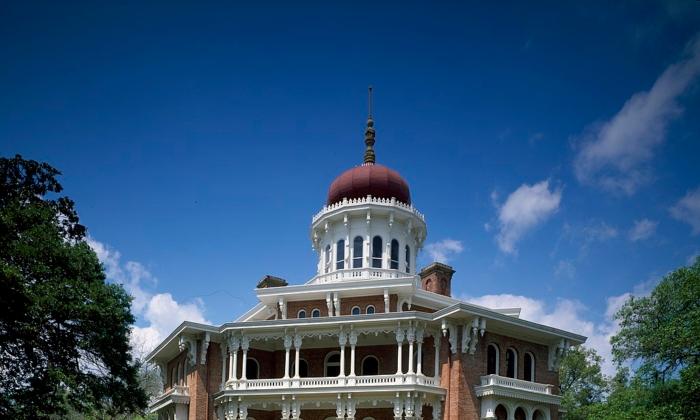 Longwood: A Southern Mansion With a Unique Style