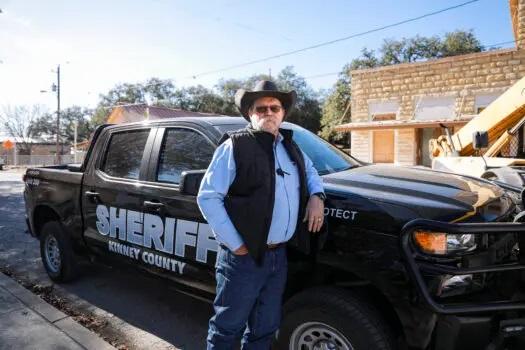  Kinney County Sheriff Brad Coe in Brackettville, Texas, on Jan. 18, 2022. (Charlotte Cuthbertson/The Epoch Times)
