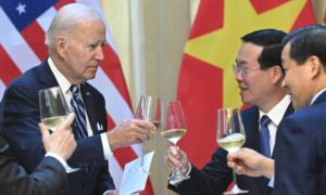 Biden Says China Lacks Capacity to Invade Taiwan Amid Economic Woes
