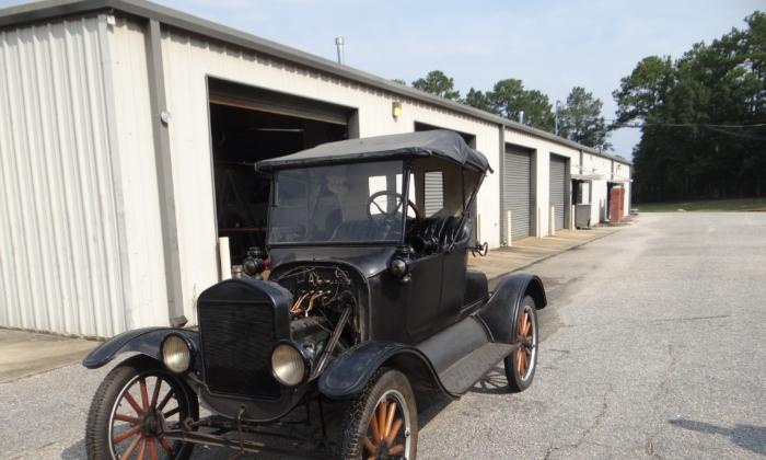 Model Teacher: This Alabama Educator Uses a 1923 Model T Ford as a Teaching Tool