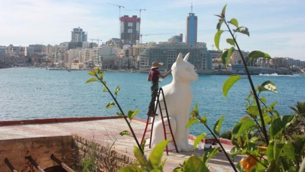  Sculptor Matthew Pandolfino creates a cat sculpture in "Cats of Malta." (Ivan Malekin, Sarah Jayne Portelli)