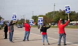 UAW to Resume Negotiations With Stellantis After Rejecting Latest Proposal
