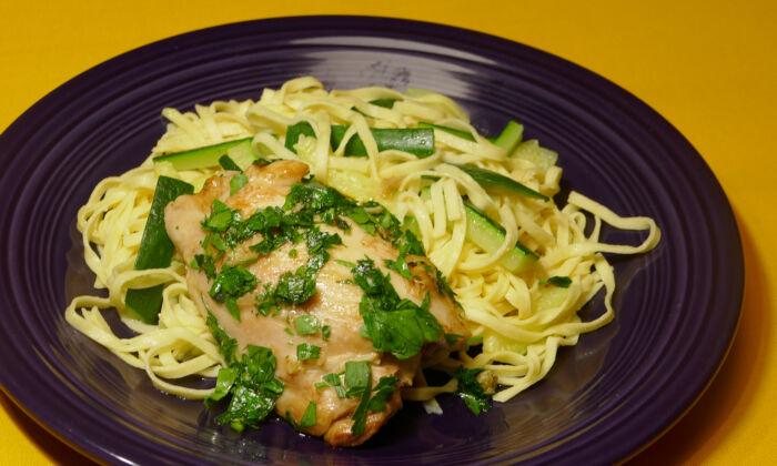 Scampi-Style Chicken and Linguine With Zucchini Full of Classic Italian Flavors