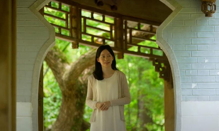 Beauty is ‘Bestowed by the Divine’: Miss NTD Candidate Annie Li