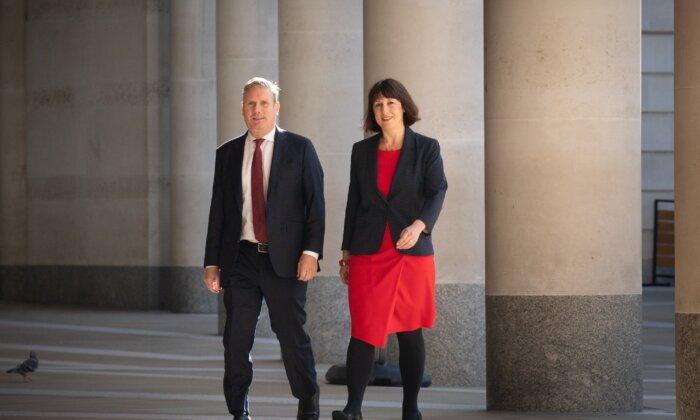 Labour Vows to Hand Power to OBR to Deter Repeat of 'Disastrous' Mini-Budget