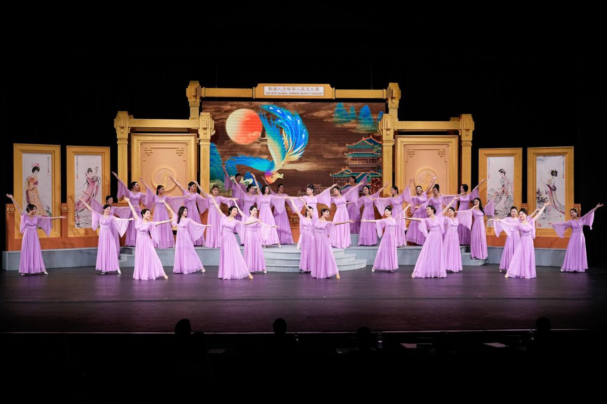 The 32 contestants perform the opening classical Chinese dance showcase at the inaugural NTD Global Chinese Beauty Pageant in Purchase, N.Y., on Sept. 30, 2023. (Larry Dye/The Epoch Times)