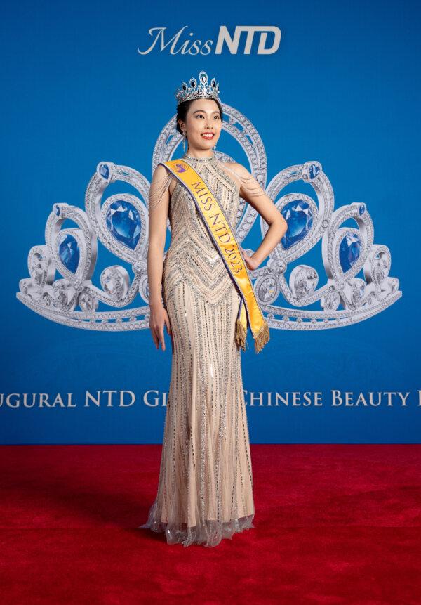 Cynthia Sun after she was crowned Miss NTD at NTD's inaugural Global Chinese Beauty Pageant on Sept. 30, 2023, in Purchase, New York. (Samira Bouaou/The Epoch Times)