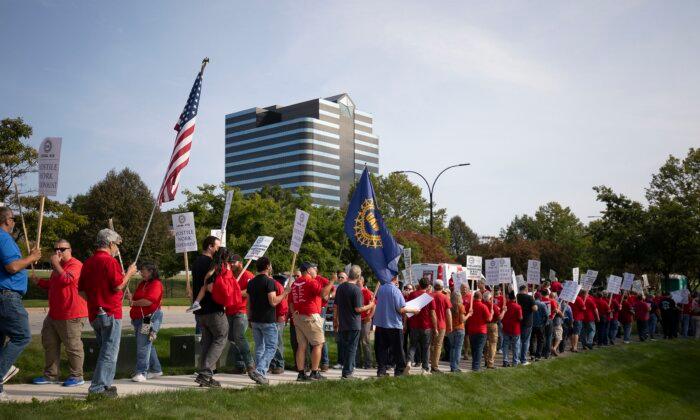 UAW Strike Expands in Detroit