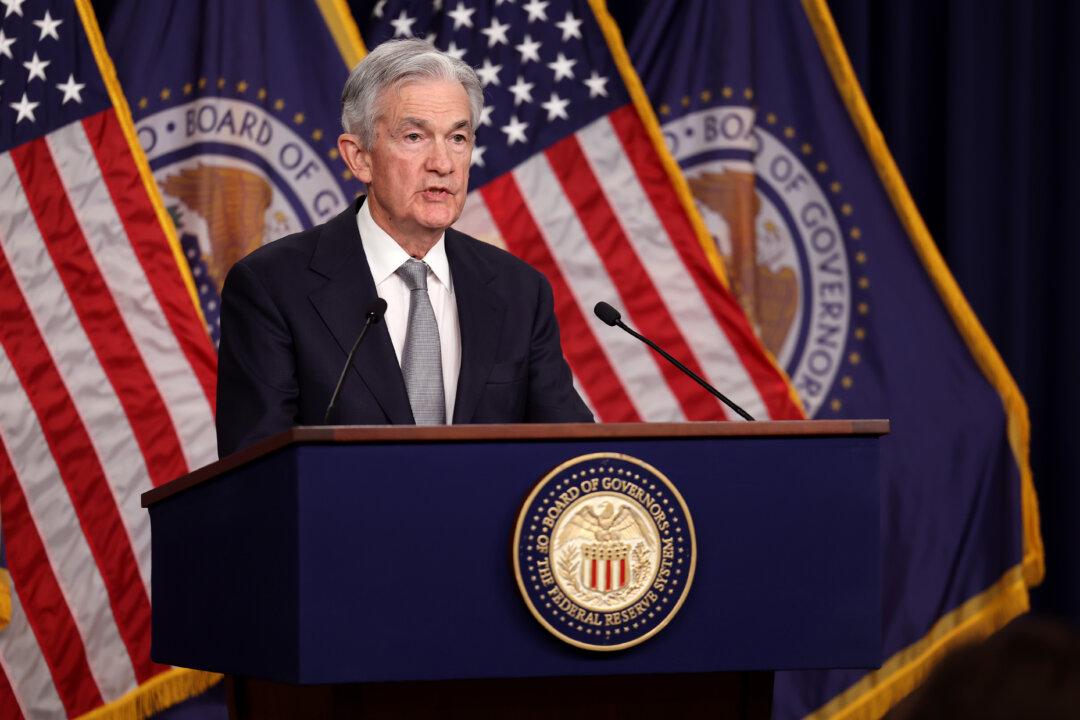 Federal Reserve Leaves Interest Rates Unchanged but Keeps Open Possibility of Future Hikes