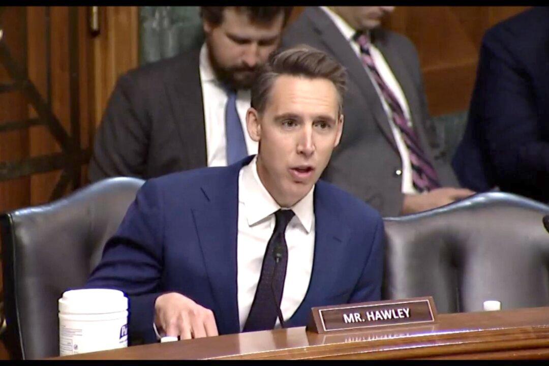 ‘I Don’t Want to Put Words in Your Mouth’: Sen. Hawley Presses Judiciary Nominee Over His Views on Violence Against Jewish Americans