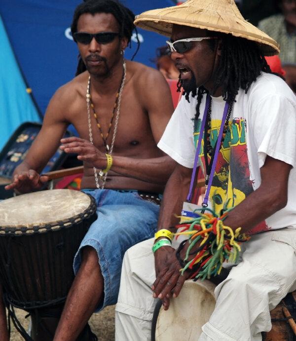 Reggae performers entertain visitors to the Caribbean islands. (Bunyos/Dreamstime)