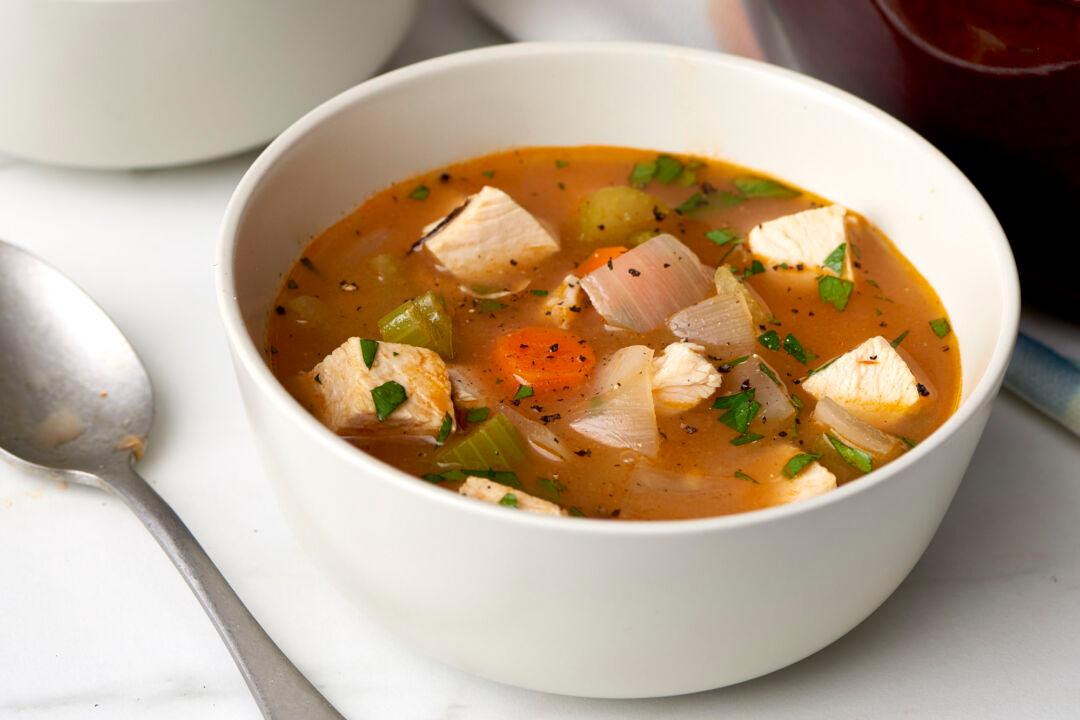 The Take Your Turkey Day Leftovers and Turn Them Into a Simple, Cozy Soup