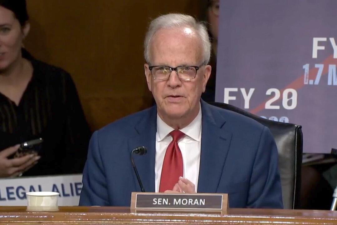 Sen. Moran Grills Mayorkas on ‘Pull Factors’ of Border Crisis, Responds to His Call for Comprehensive Reform