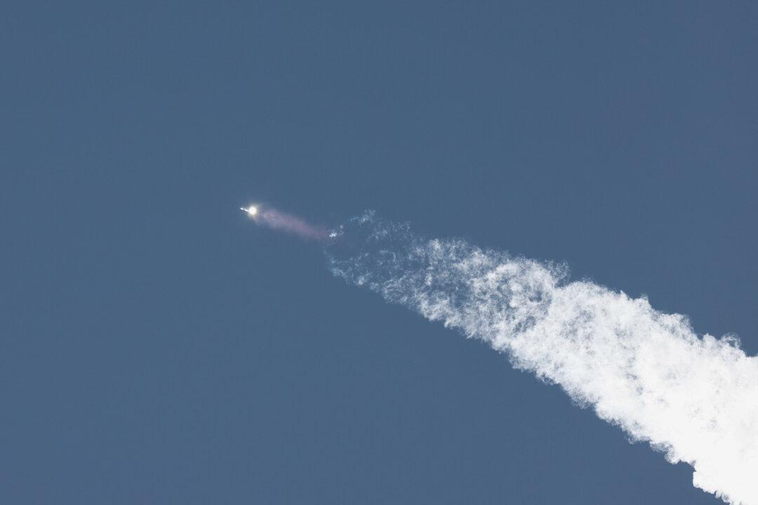 SpaceX’s 2nd Giant Rocket Launch Attempt Ends in Explosions