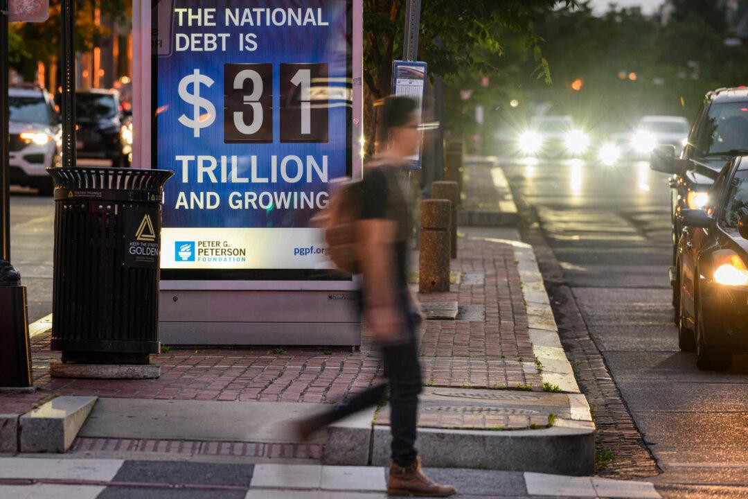 US National Debt Tops $34 Trillion, Marking a ‘Depressing Achievement’ in 2023
