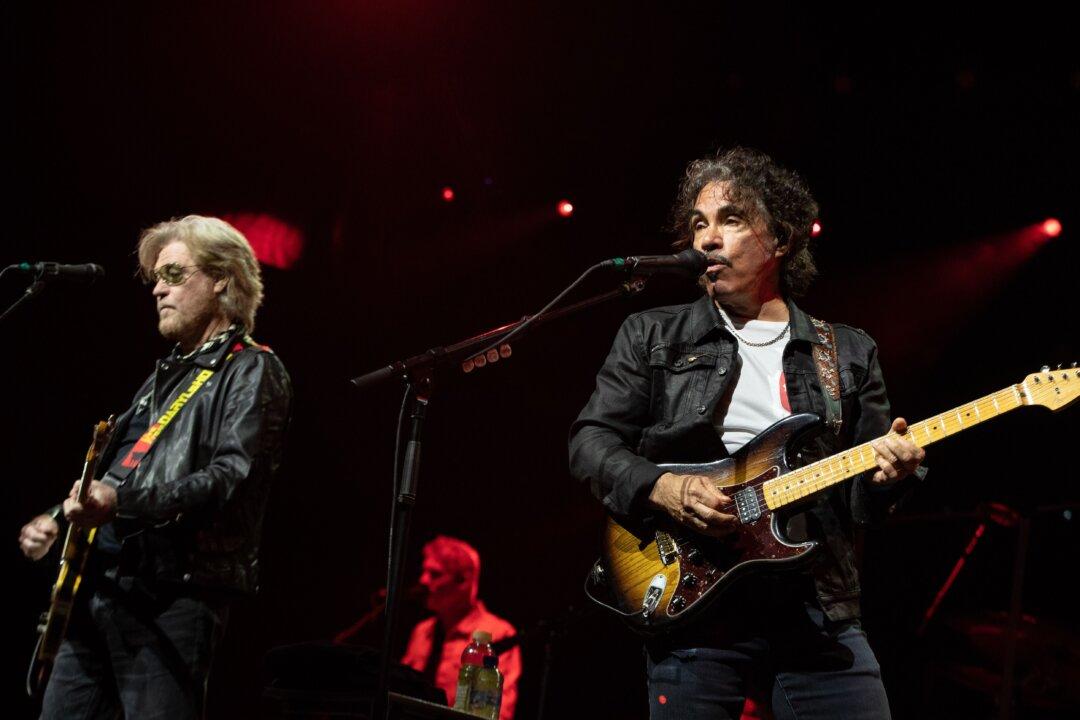 Hall Sues Oates: Music Duo Now Engaged in Nashville Legal Dispute