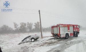 Snowstorm Kills 8 in Ukraine and Moldova, Hundreds of Towns Lose Power