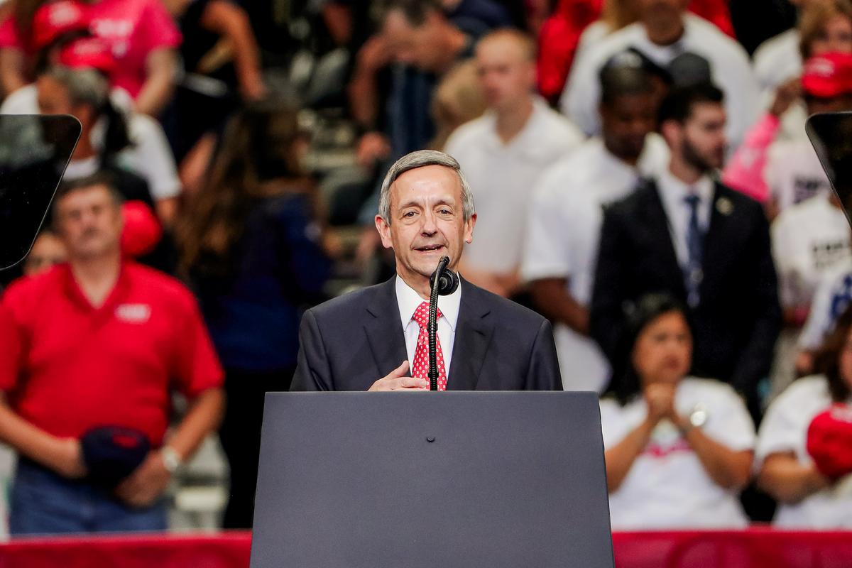 Pastor Robert Jeffress leads the Pledge of Allegiance before President Donald Trump speaks at a campaign rally in Dallas on Oct. 17, 2019. (Tom Pennington/Getty Images)