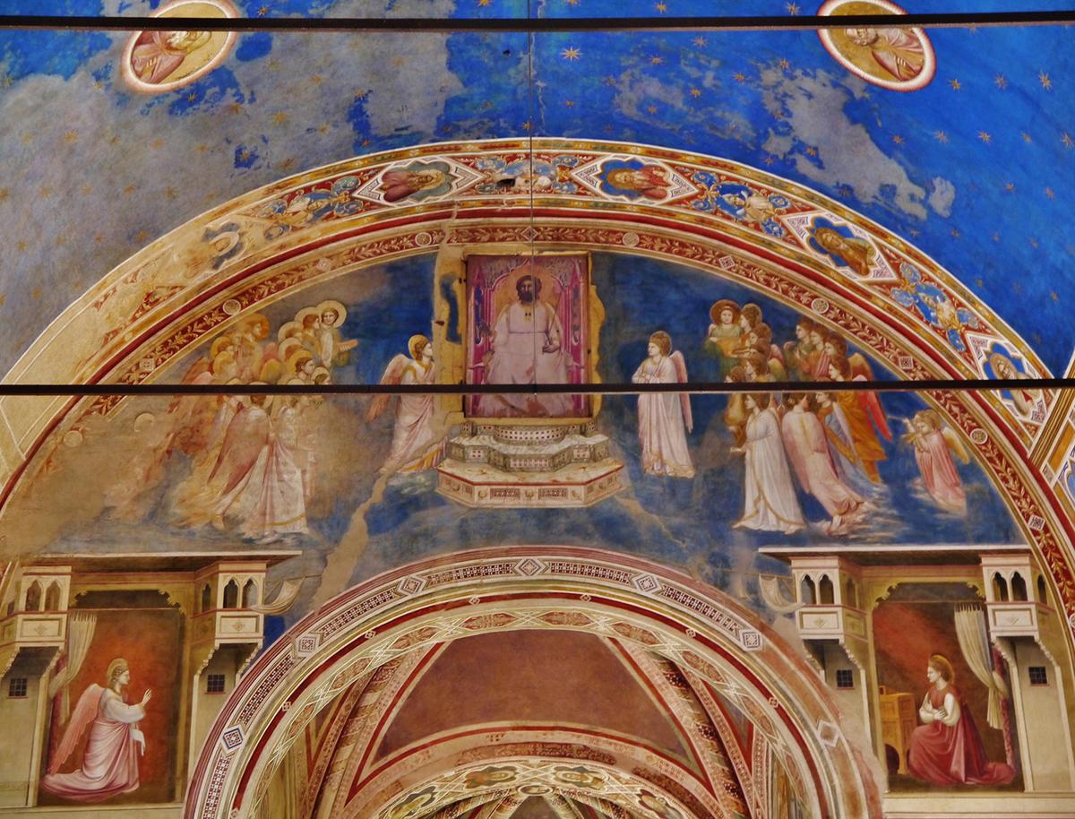 God the Father, flanked by angels, opposite the "Last Judgment" by Giotto. (<span class="mw-mmv-author"><a title="User:Zairon" href="https://commons.wikimedia.org/wiki/User:Zairon">Zairon</a></span> /<a href="https://creativecommons.org/licenses/by-sa/4.0/deed.en">CC BY-SA 4.0 DEED</a>)
