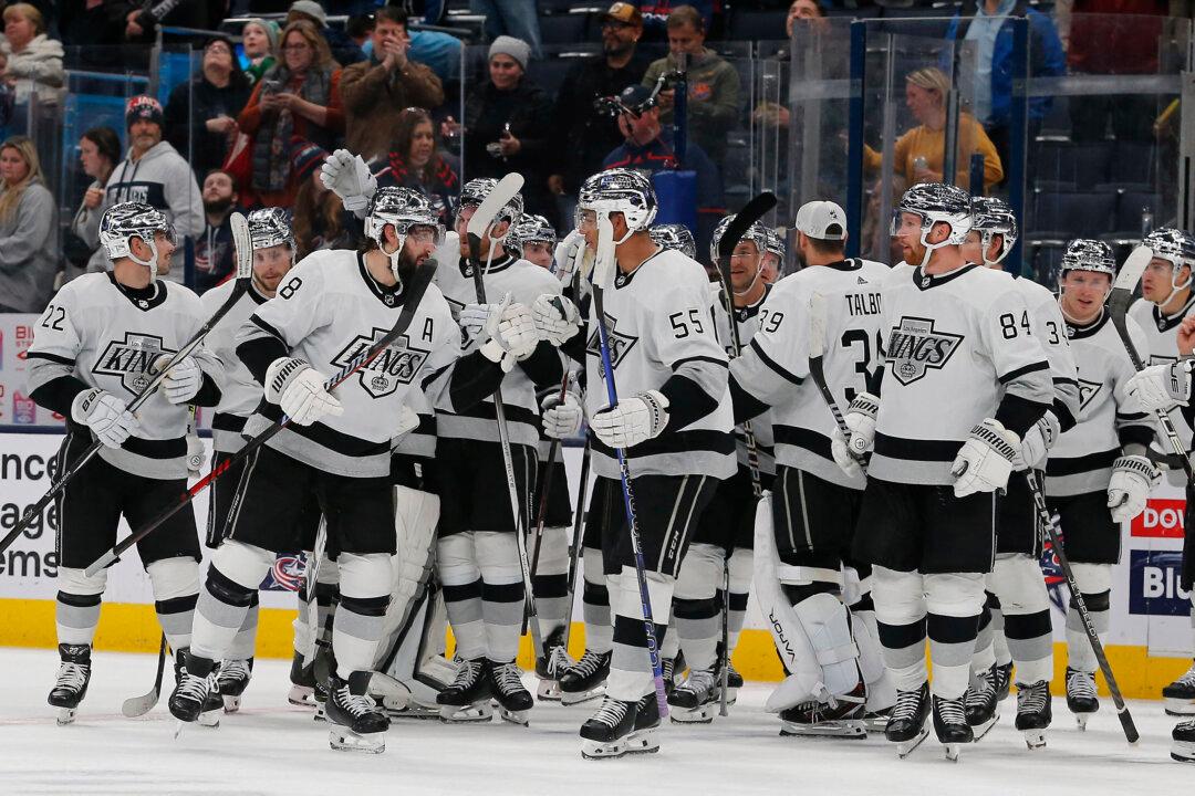 Kings Rally Big to Win 10th Straight Away 4–3 Over Jackets in OT