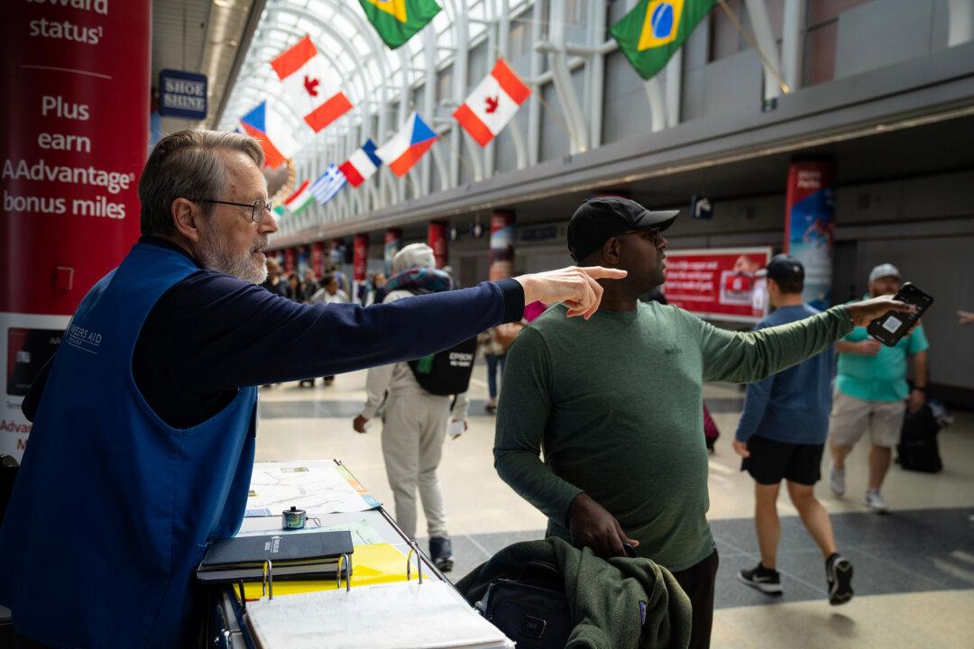 O’Hare Airport’s Information Desks Are Staffed by Volunteers—and They’ve Seen It All