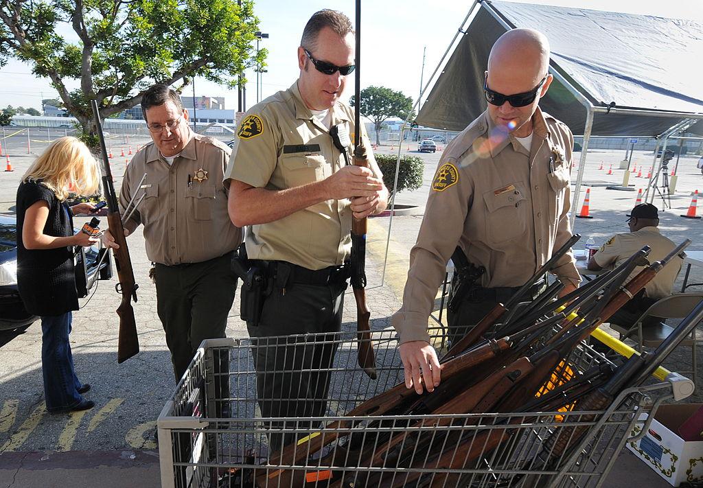 Los Angeles Sheriff’s Department to Offer Gift Cards in Exchange for Unwanted Guns