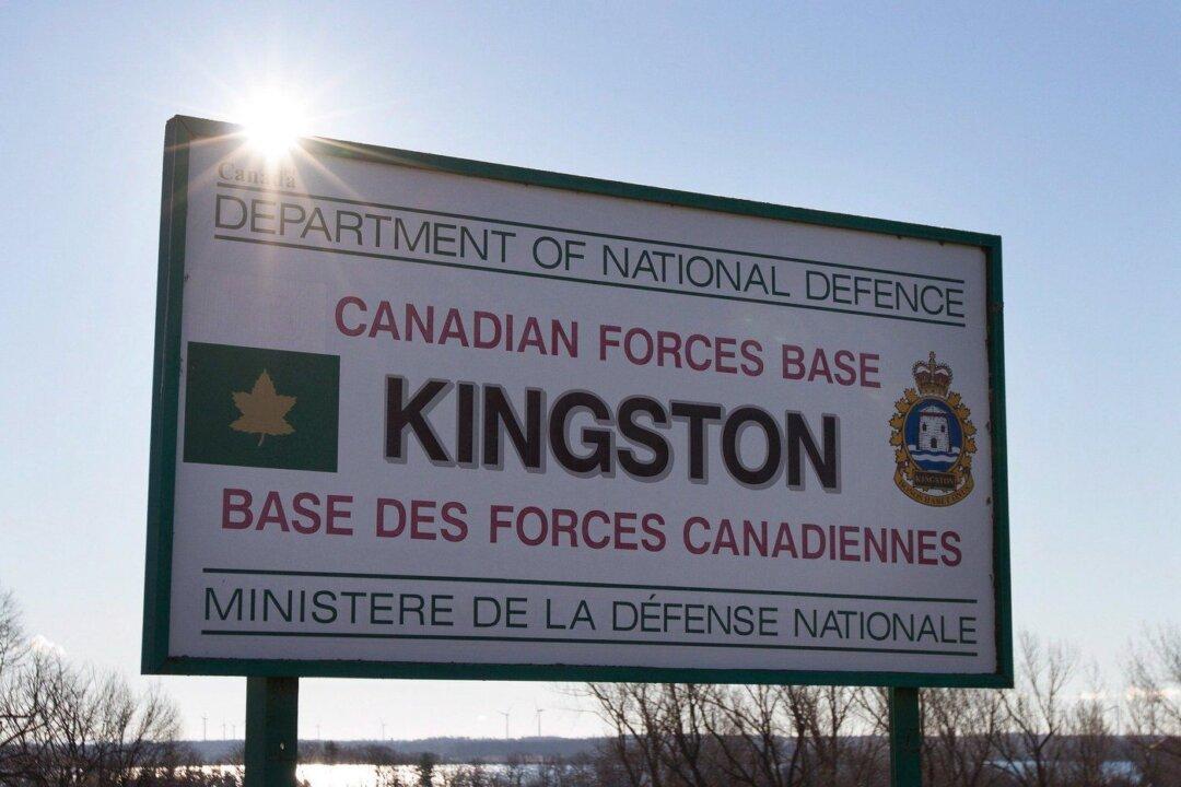 Hundreds of Civilian Workers at Military Bases in Ontario, Quebec Going on Strike