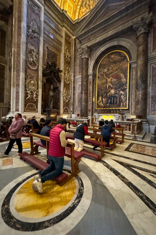 Sunday prayers in St. Peter's Basilica, Vatican City. (Alan Behr/TNS)