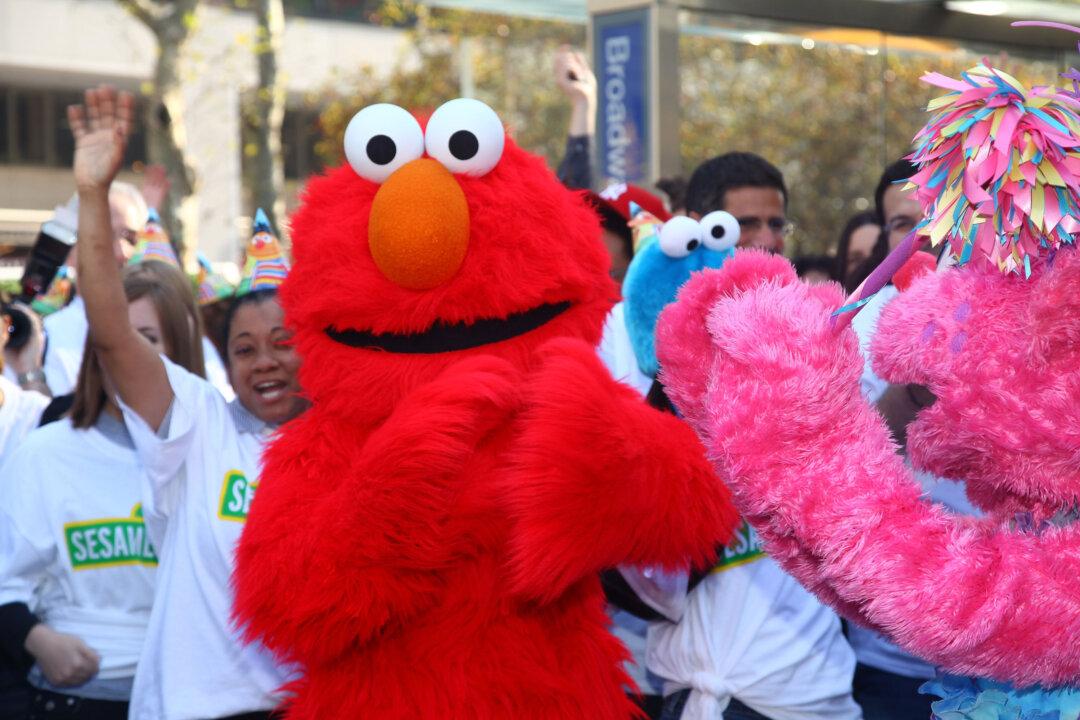 Elmo’s Online Check-In Opens Up Mental Health Discussion on Social Media