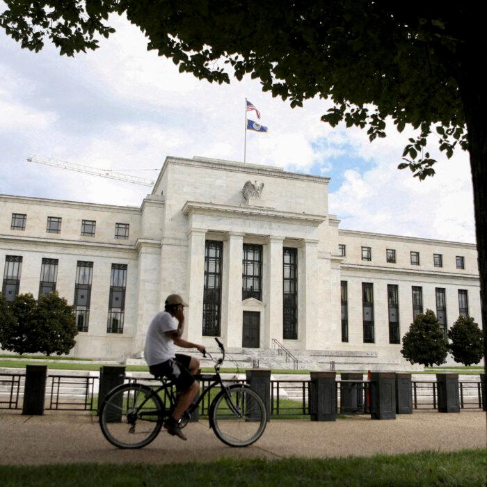 Fed Cautious About Cutting Rates Too Soon as Inflation Progress Could Stall: Minutes