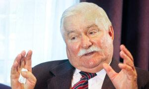 Former Polish President Who Overthrew Communism Urges US to ‘Help Russia Be Peaceful’